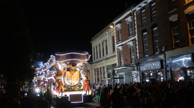 Lire la suite à propos de l’article Bridgwater Guy Fawkes Carnival 2022